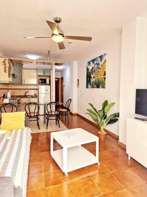Comfortable Centrally Located Apartment Playa Feñabe Екстериор снимка